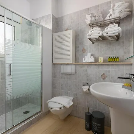 Small Paradise With Private Pool, Jacuzzi And Complete Privacy * Ialisos