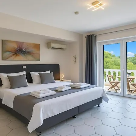 Small Paradise With Private Pool, Jacuzzi And Complete Privacy Villa Ialisos