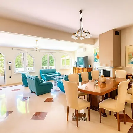 Small Paradise With Private Pool, Jacuzzi And Complete Privacy Villa