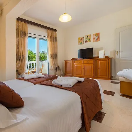 Small Paradise With Private Pool, Jacuzzi And Complete Privacy
